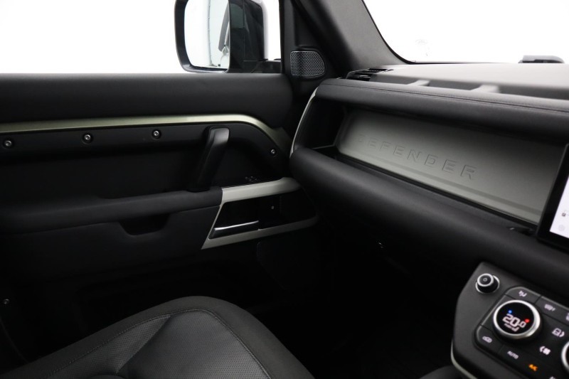 2020 (70) LAND ROVER DEFENDER 2.0 D240 First Edition 110 5dr Auto [7 Seat] 5622294