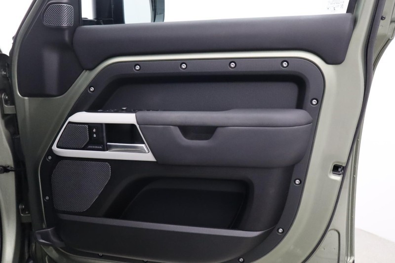 2020 (70) LAND ROVER DEFENDER 2.0 D240 First Edition 110 5dr Auto [7 Seat] 5622277