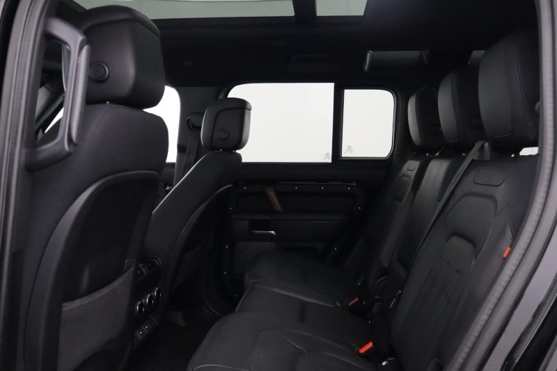 2023 (73) LAND ROVER DEFENDER 3.0 D300 X 110 5dr Auto [7 Seat] 5628875