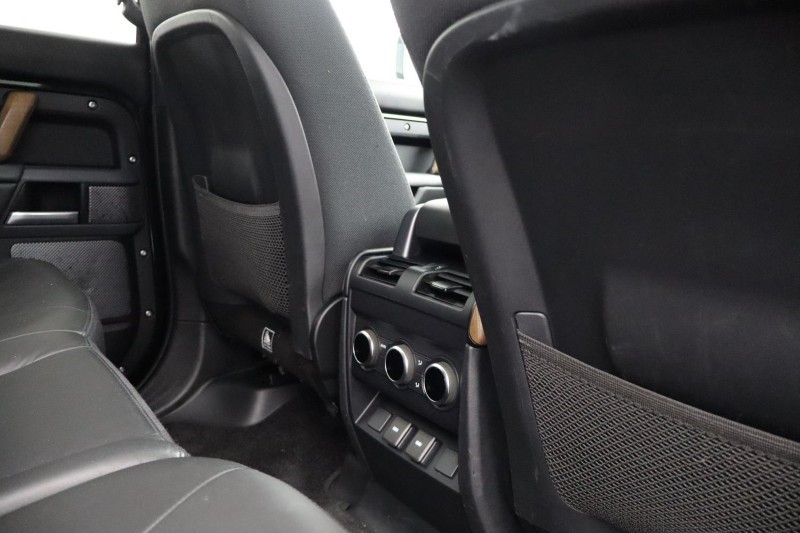 2023 (73) LAND ROVER DEFENDER 3.0 D300 X 110 5dr Auto [7 Seat] 5628745
