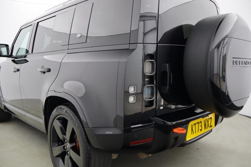 2023 (73) LAND ROVER DEFENDER 3.0 D300 X 110 5dr Auto [7 Seat] 5628942