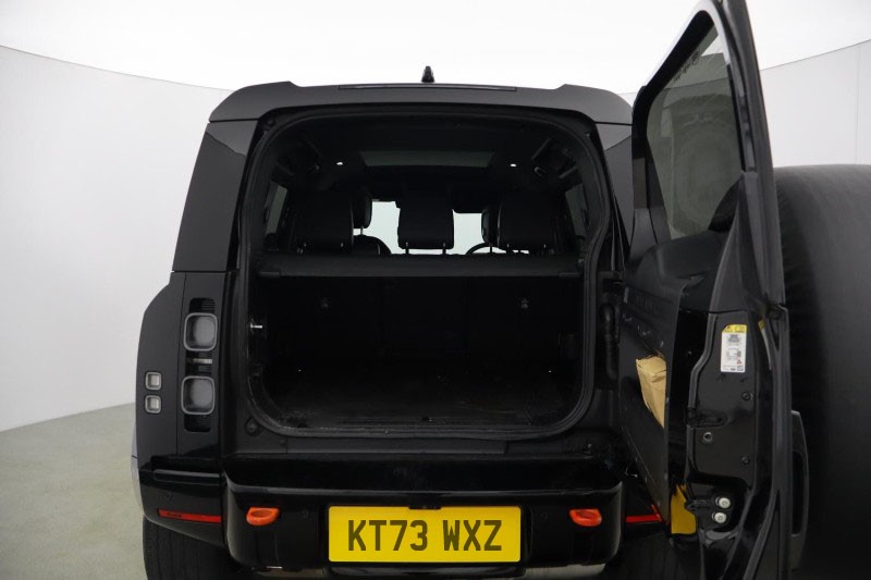 2023 (73) LAND ROVER DEFENDER 3.0 D300 X 110 5dr Auto [7 Seat] 5628943