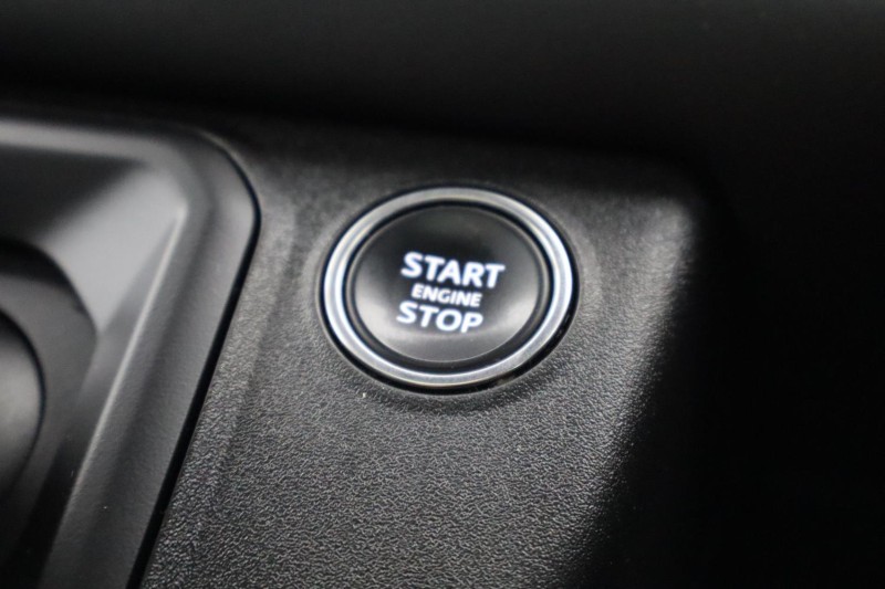 2023 (73) LAND ROVER DEFENDER 3.0 D300 X 110 5dr Auto [7 Seat] 5628789