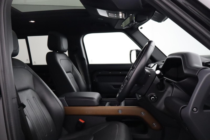 2023 (73) LAND ROVER DEFENDER 3.0 D300 X 110 5dr Auto [7 Seat] 5628764