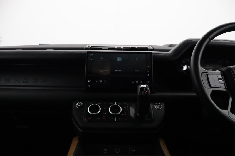 2023 (73) LAND ROVER DEFENDER 3.0 D300 X 110 5dr Auto [7 Seat] 5628759
