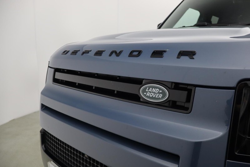 2026 (75) LAND ROVER DEFENDER 3.0 D250 X-Dynamic SE 110 5dr Auto 5585836