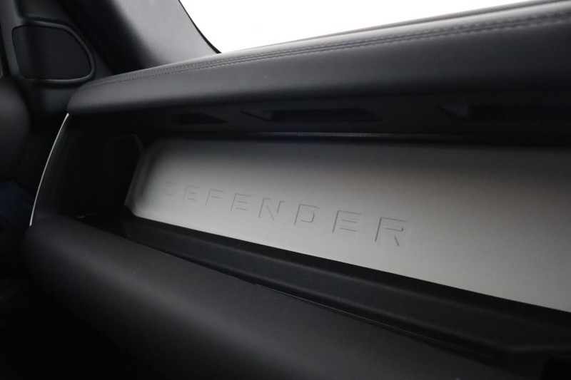 2026 (75) LAND ROVER DEFENDER 3.0 D250 X-Dynamic SE 110 5dr Auto 5585813