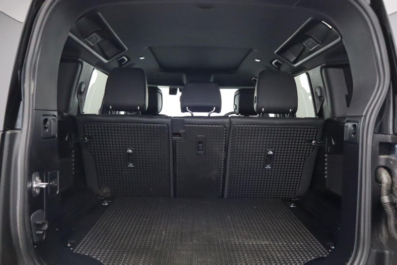 2026 (75) LAND ROVER DEFENDER 3.0 D250 X-Dynamic SE 110 5dr Auto 5585774