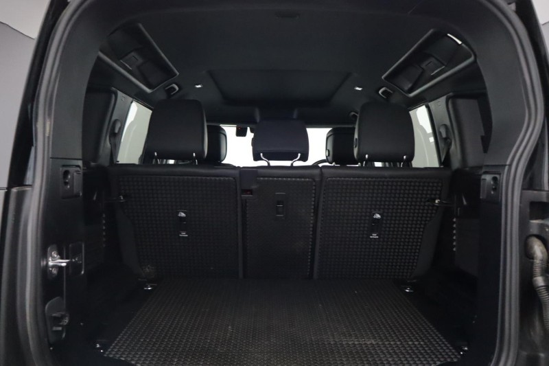 2026 (75) LAND ROVER DEFENDER 3.0 D250 X-Dynamic SE 110 5dr Auto 5585773