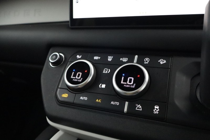 2026 (75) LAND ROVER DEFENDER 3.0 D250 X-Dynamic SE 110 5dr Auto 5585825