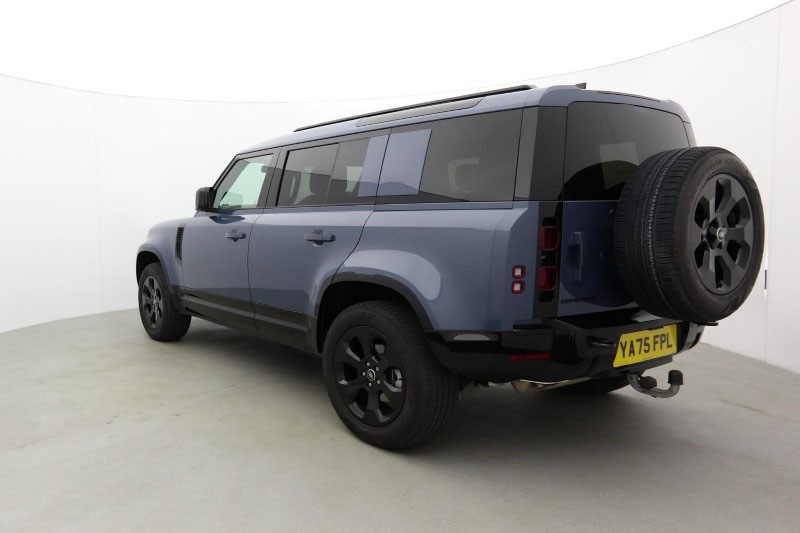 2026 (75) LAND ROVER DEFENDER 3.0 D250 X-Dynamic SE 110 5dr Auto 5585839