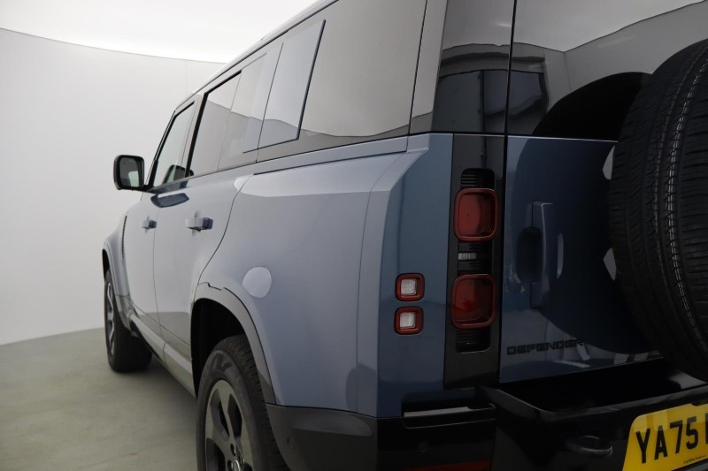 2026 (75) LAND ROVER DEFENDER 3.0 D250 X-Dynamic SE 110 5dr Auto 5585778