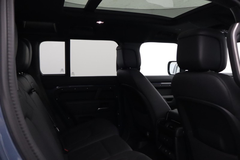 2026 (75) LAND ROVER DEFENDER 3.0 D250 X-Dynamic SE 110 5dr Auto 5585790