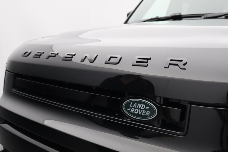 2026 (75) LAND ROVER DEFENDER 3.0 D250 X-Dynamic SE 110 5dr Auto 5596700
