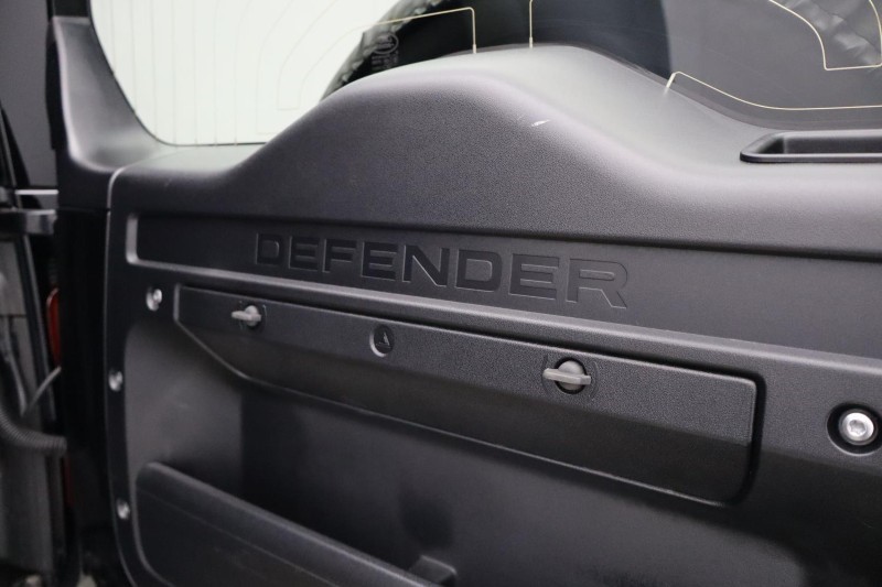 2026 (75) LAND ROVER DEFENDER 3.0 D250 X-Dynamic SE 110 5dr Auto 5596682