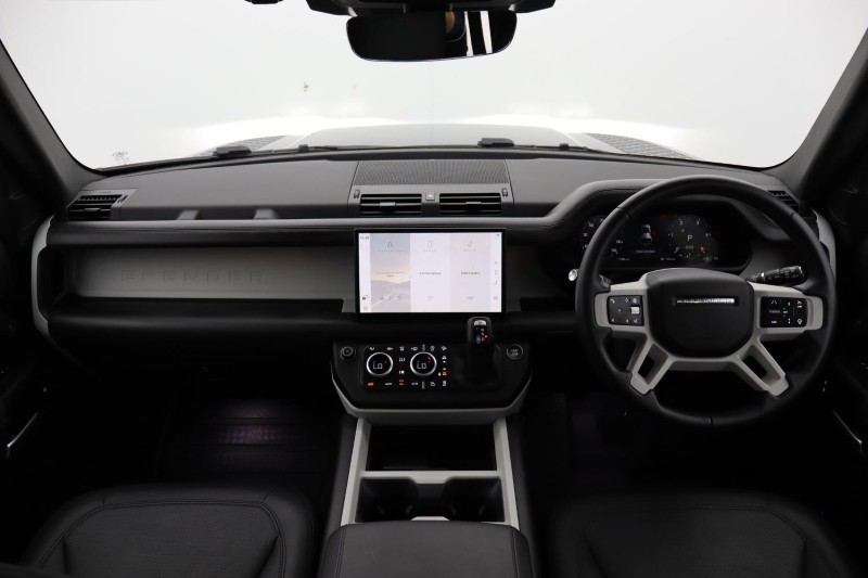 2026 (75) LAND ROVER DEFENDER 3.0 D250 X-Dynamic SE 110 5dr Auto 5596702