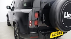 2026 (75) LAND ROVER DEFENDER 3.0 D250 X-Dynamic SE 110 5dr Auto 5596684