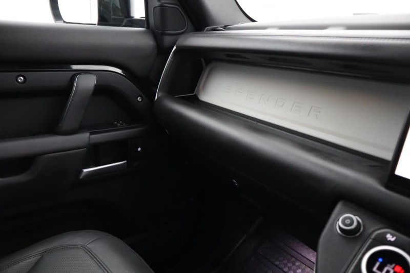 2026 (75) LAND ROVER DEFENDER 3.0 D250 X-Dynamic SE 110 5dr Auto 5596725