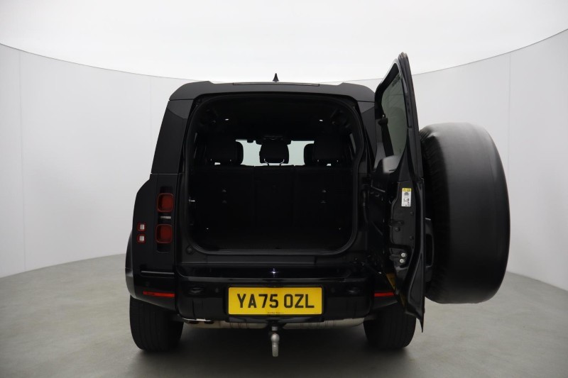 2026 (75) LAND ROVER DEFENDER 3.0 D250 X-Dynamic SE 110 5dr Auto 5596680