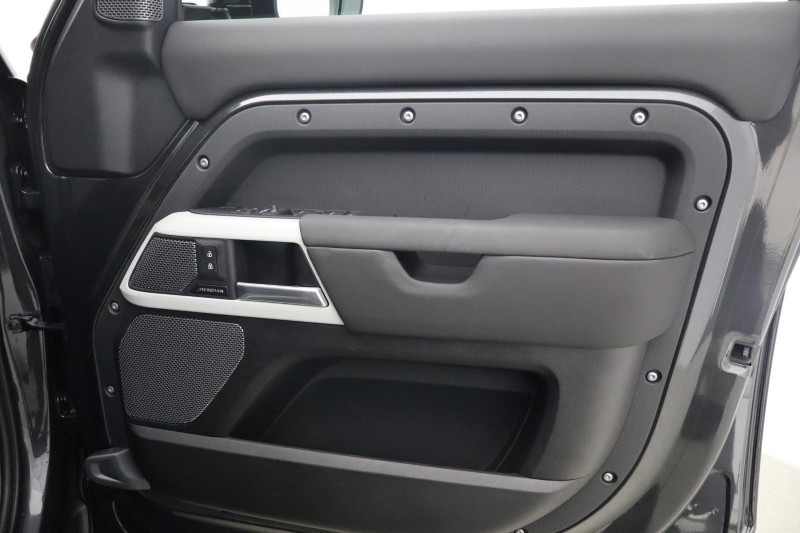 2024 (24) LAND ROVER DEFENDER 3.0 D250 X-Dynamic SE 110 5dr Auto [7 Seat] 5678104