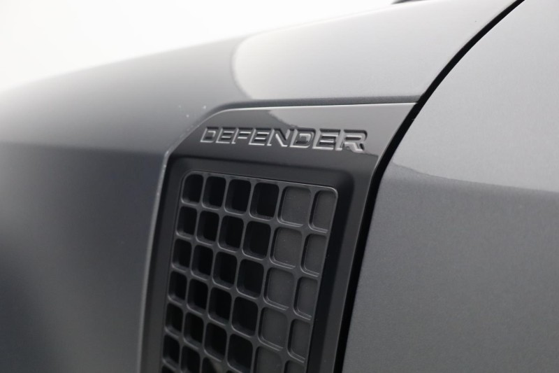 2024 (24) LAND ROVER DEFENDER 3.0 D250 X-Dynamic SE 110 5dr Auto [7 Seat] 5678088