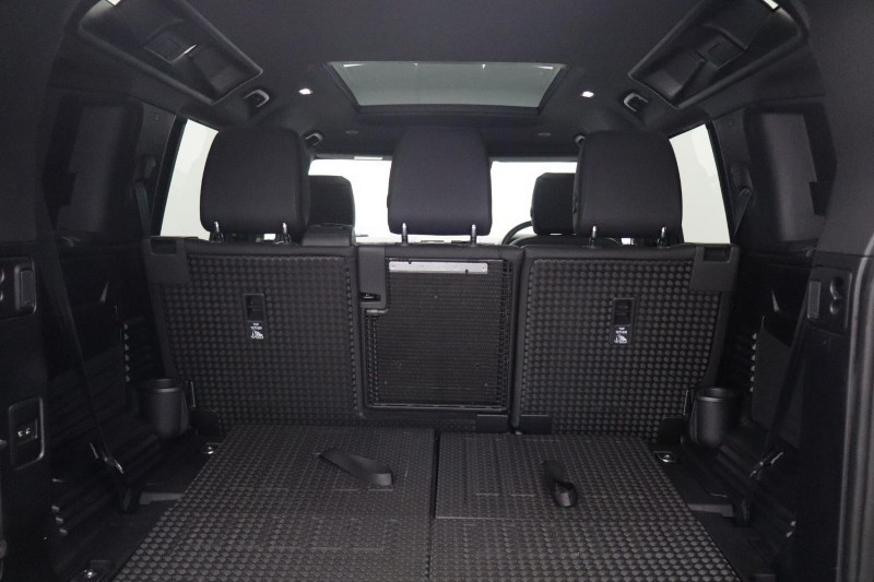2024 (24) LAND ROVER DEFENDER 3.0 D250 X-Dynamic SE 110 5dr Auto [7 Seat] 5678099