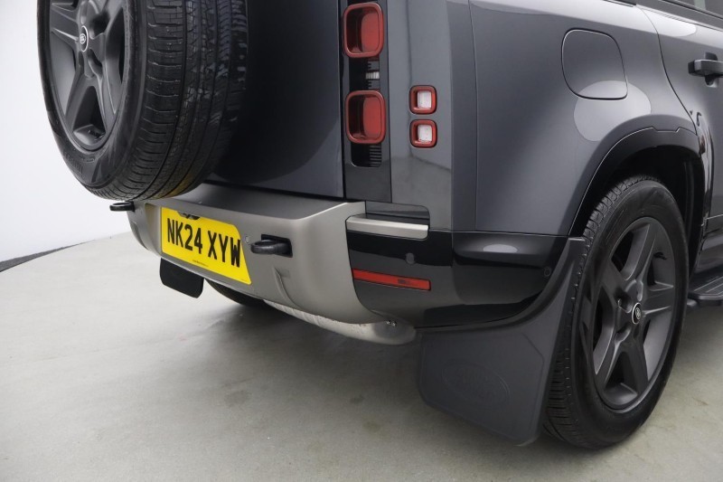 2024 (24) LAND ROVER DEFENDER 3.0 D250 X-Dynamic SE 110 5dr Auto [7 Seat] 5678143