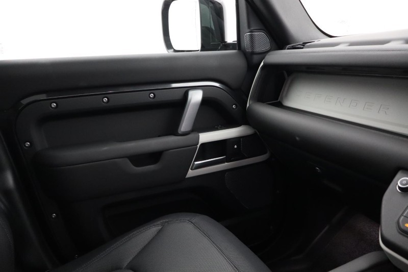 2024 (24) LAND ROVER DEFENDER 3.0 D250 X-Dynamic SE 110 5dr Auto [7 Seat] 5678123