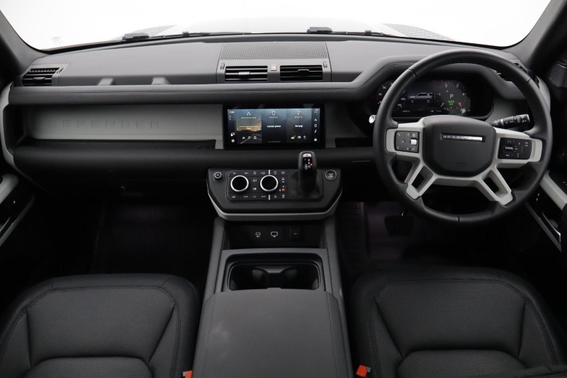 2024 (24) LAND ROVER DEFENDER 3.0 D250 X-Dynamic SE 110 5dr Auto [7 Seat] 5678090