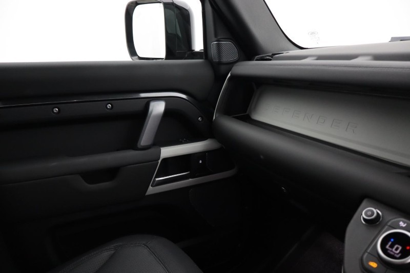 2024 (24) LAND ROVER DEFENDER 3.0 D250 X-Dynamic SE 110 5dr Auto [7 Seat] 5678137