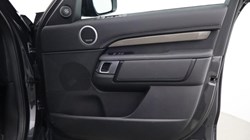 2022 (22) LAND ROVER DISCOVERY 3.0 D300 Metropolitan Edition 5dr Auto 5648003