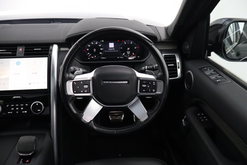 2022 (22) LAND ROVER DISCOVERY 3.0 D300 Metropolitan Edition 5dr Auto 5648001
