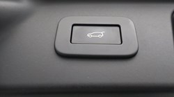 2025 (74) LAND ROVER RANGE ROVER VELAR 2.0 D200 MHEV Dynamic HSE 5dr Auto 5660379