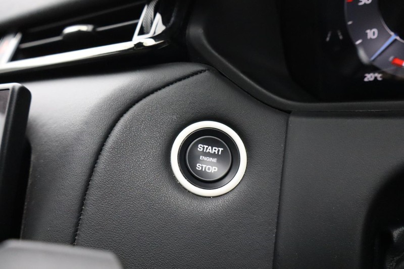 2024 (24) LAND ROVER RANGE ROVER VELAR 2.0 P400e Dynamic HSE 5dr Auto 5654726