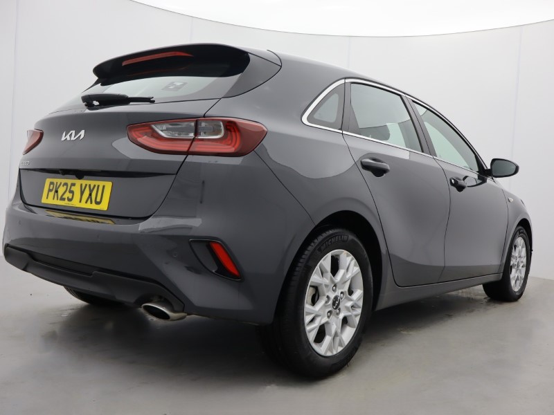 2025 (25) KIA CEED 1.5T GDi ISG 138 2 5dr 4730364