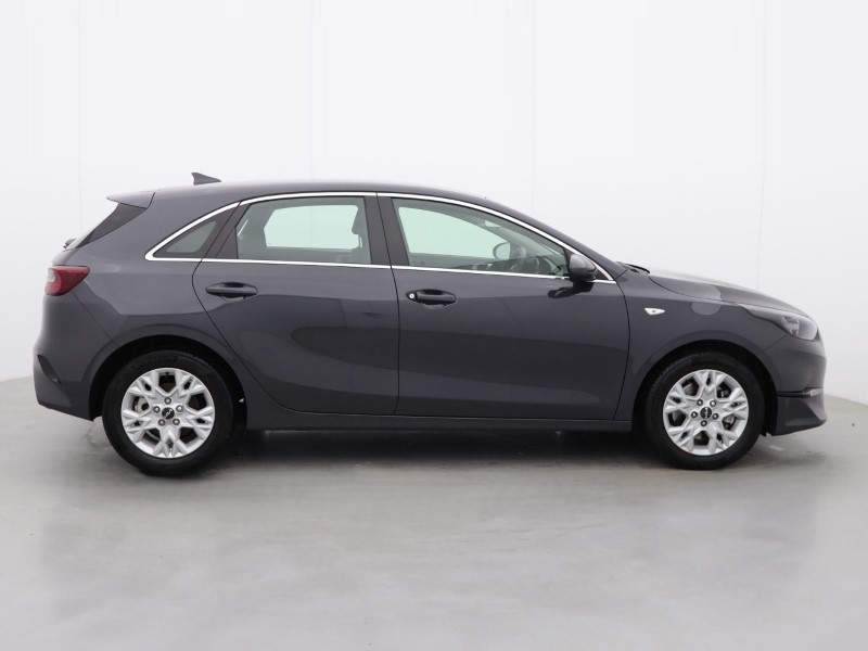 2025 (25) KIA CEED 1.5T GDi ISG 138 2 5dr 4730331