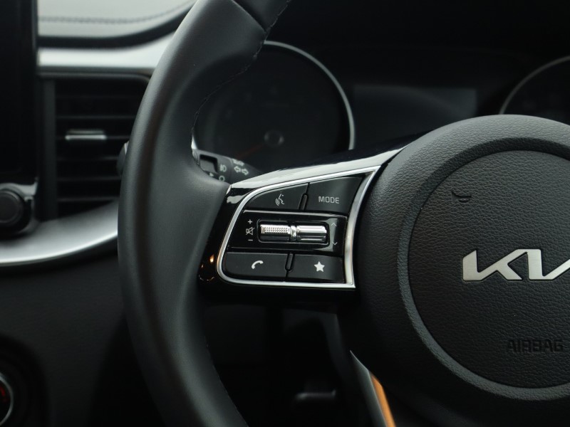 2025 (25) KIA CEED 1.5T GDi ISG 138 2 5dr 4730342
