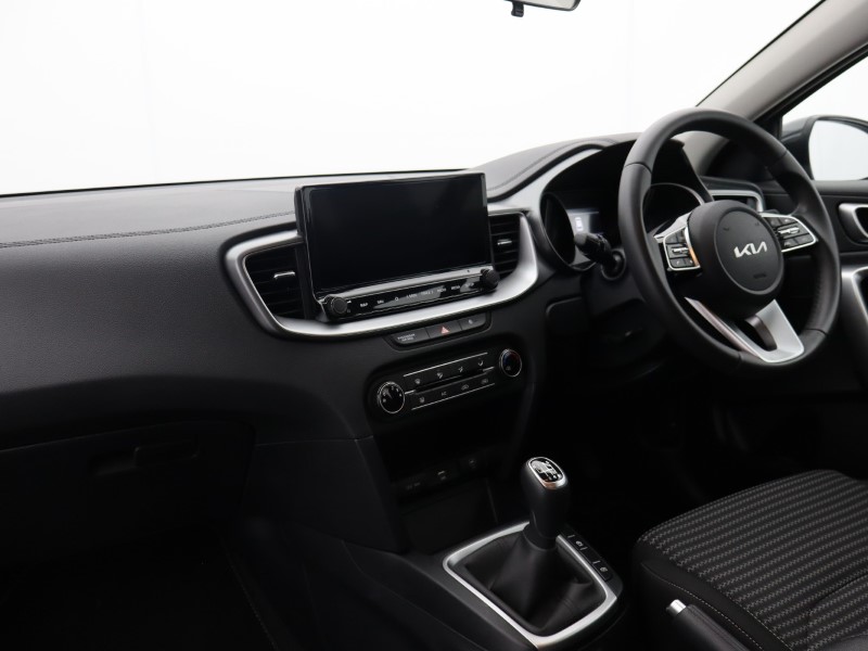 2025 (25) KIA CEED 1.5T GDi ISG 138 2 5dr 4730334