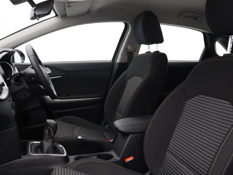 2025 (25) KIA CEED 1.5T GDi ISG 138 2 5dr 4730329