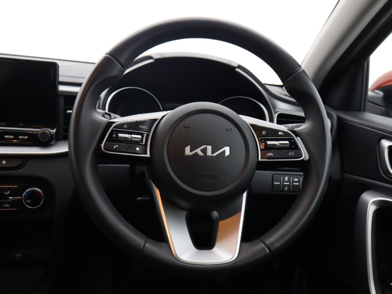 2025 (25) KIA CEED 1.5T GDi ISG 138 2 5dr 4730840
