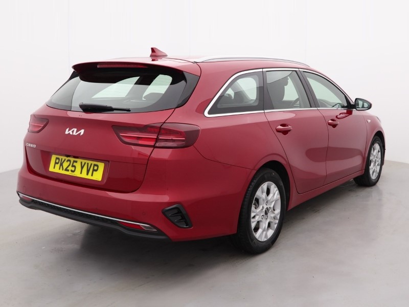 2025 (25) KIA CEED 1.5T GDi ISG 138 2 5dr 4730844