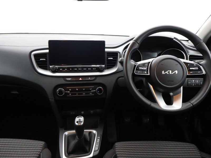 2025 (25) KIA CEED 1.5T GDi ISG 138 2 5dr 4730839