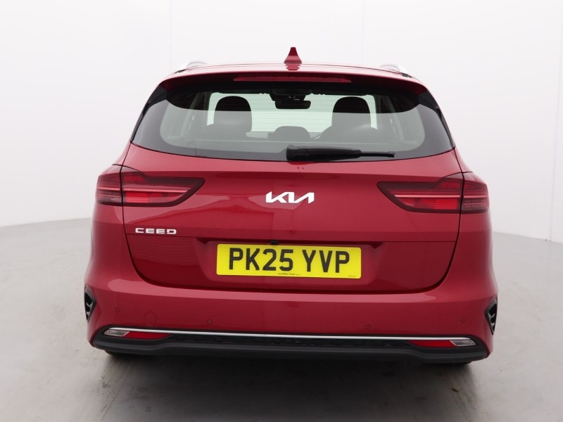 2025 (25) KIA CEED 1.5T GDi ISG 138 2 5dr 4730837