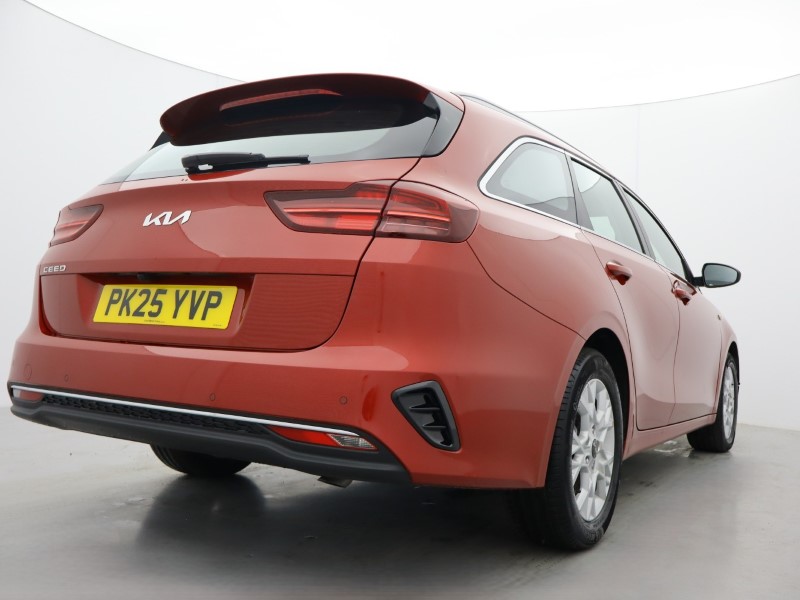 2025 (25) KIA CEED 1.5T GDi ISG 138 2 5dr 4730872
