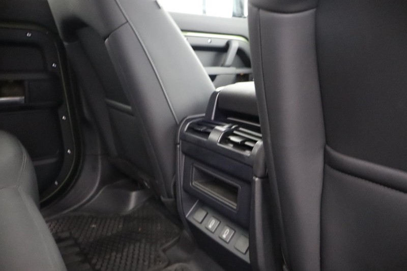 2025 (75) LAND ROVER DEFENDER 3.0 D350 X-Dynamic SE 110 5dr Auto 5652052