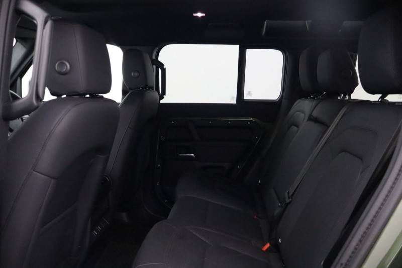 2025 (75) LAND ROVER DEFENDER 3.0 D350 X-Dynamic SE 110 5dr Auto 5652217