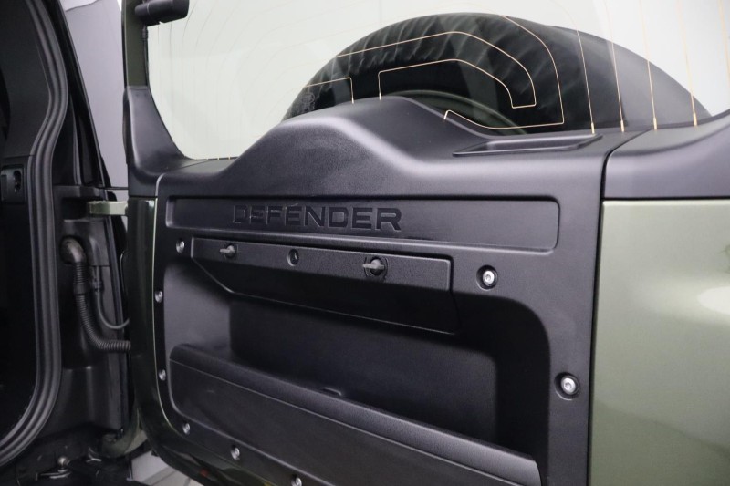 2025 (75) LAND ROVER DEFENDER 3.0 D350 X-Dynamic SE 110 5dr Auto 5652034