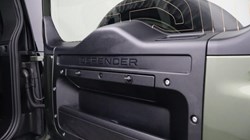 2025 (75) LAND ROVER DEFENDER 3.0 D350 X-Dynamic SE 110 5dr Auto 5652034