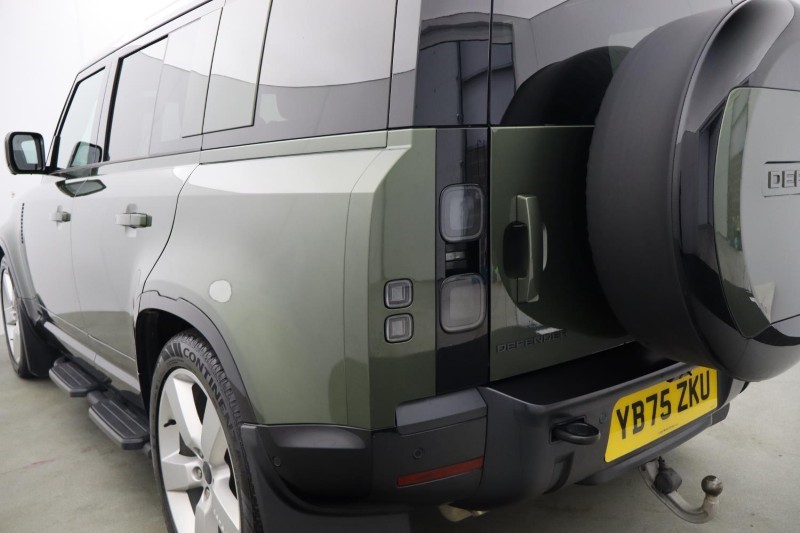 2025 (75) LAND ROVER DEFENDER 3.0 D350 X-Dynamic SE 110 5dr Auto 5652040