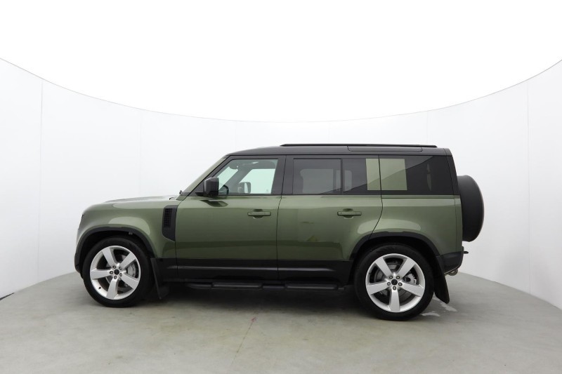 2025 (75) LAND ROVER DEFENDER 3.0 D350 X-Dynamic SE 110 5dr Auto 5652025